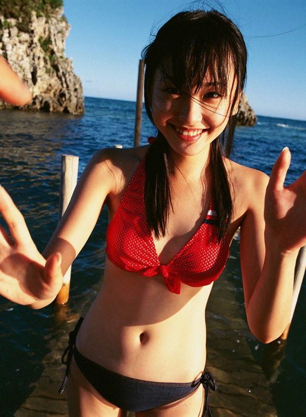 ガッキーこと新垣結衣のグラビアエロ画像を集めてみた！の画像27枚目