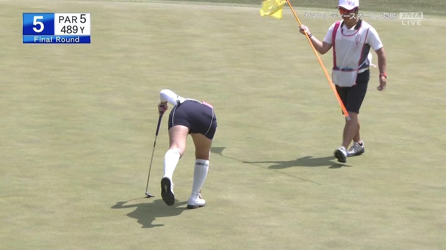 【2019】レディスオープンでパンチラしてる女子ゴルファーたちwの画像26枚目