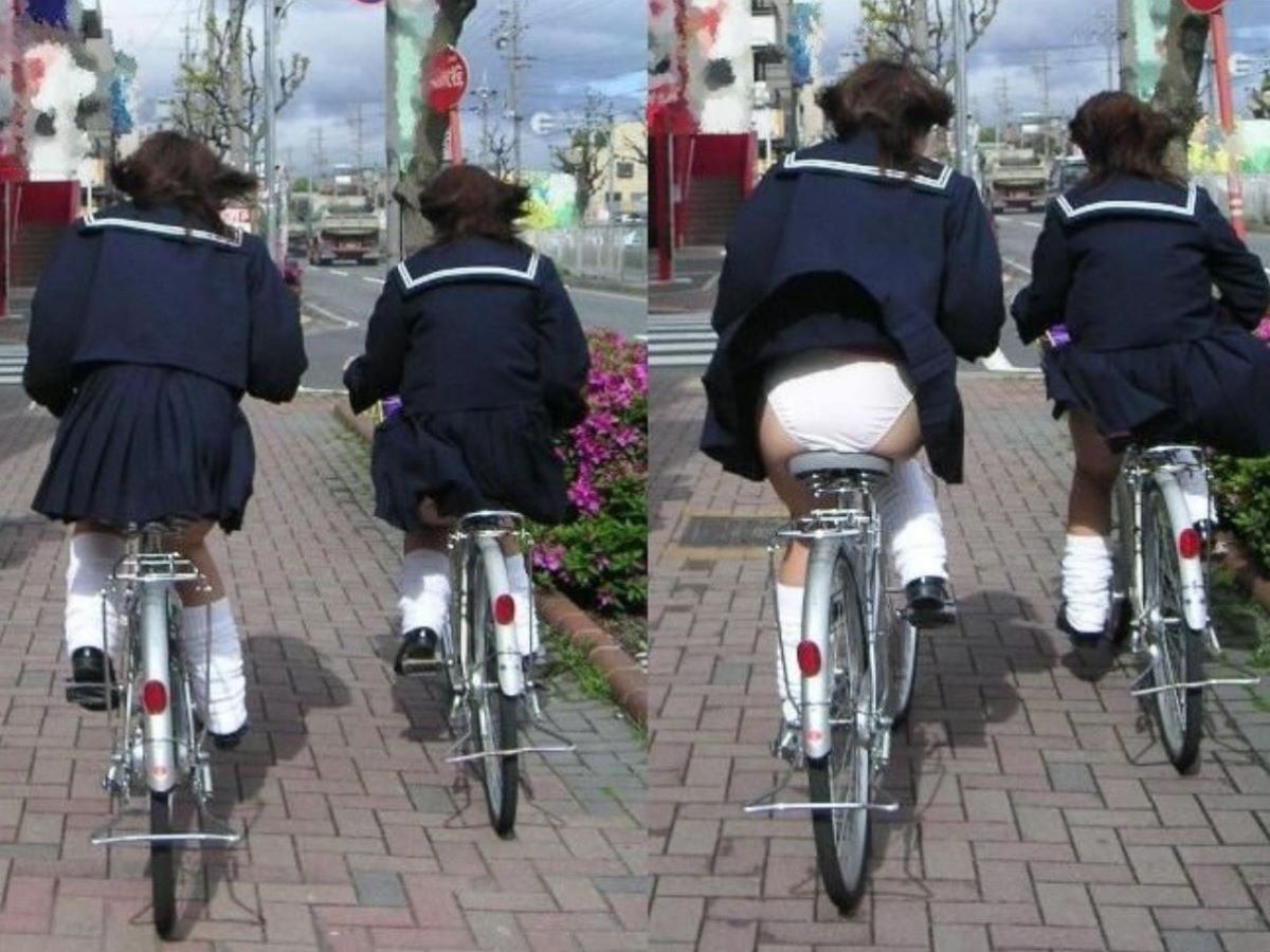 【自転車 パンチラ】スカート内をチラつかせながら街中を走る素人JKやギャルJDたちwの画像6枚目