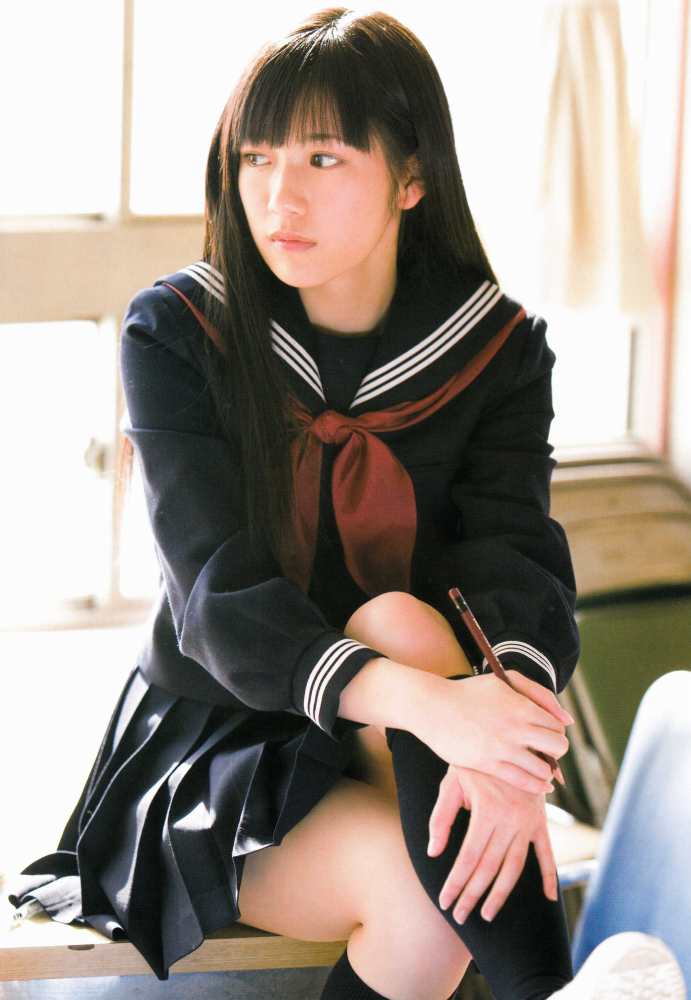 元AKB48・渡辺麻友のエロ画像200枚まとめ！！の画像141枚目