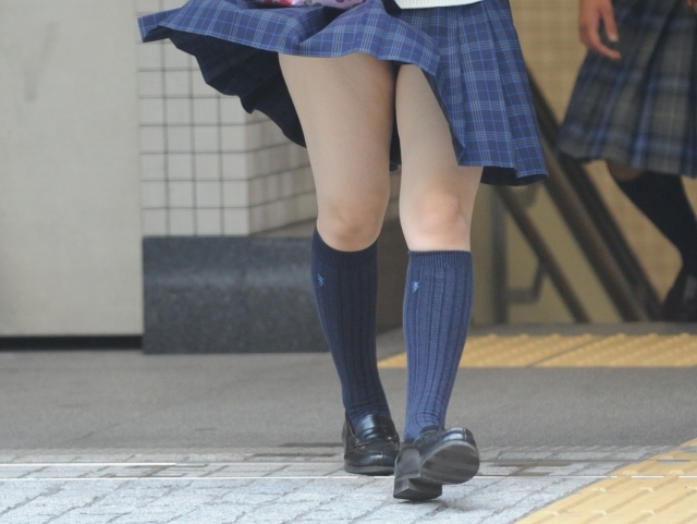 日本の誇る制服JK！歩いてるだけでえちえちなのだ。の画像16枚目