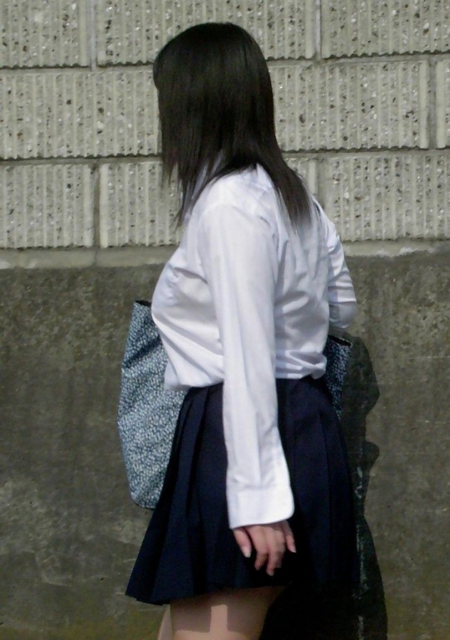 日本の誇る制服JK！歩いてるだけでえちえちなのだ。の画像29枚目